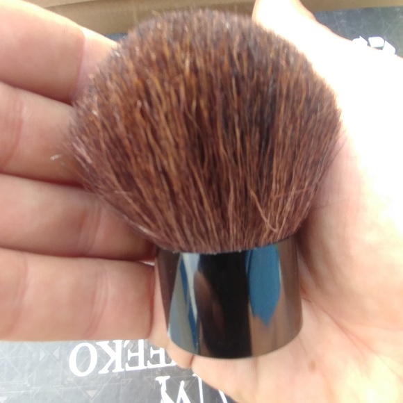 Makeover Essentials - Picture 5 of 6